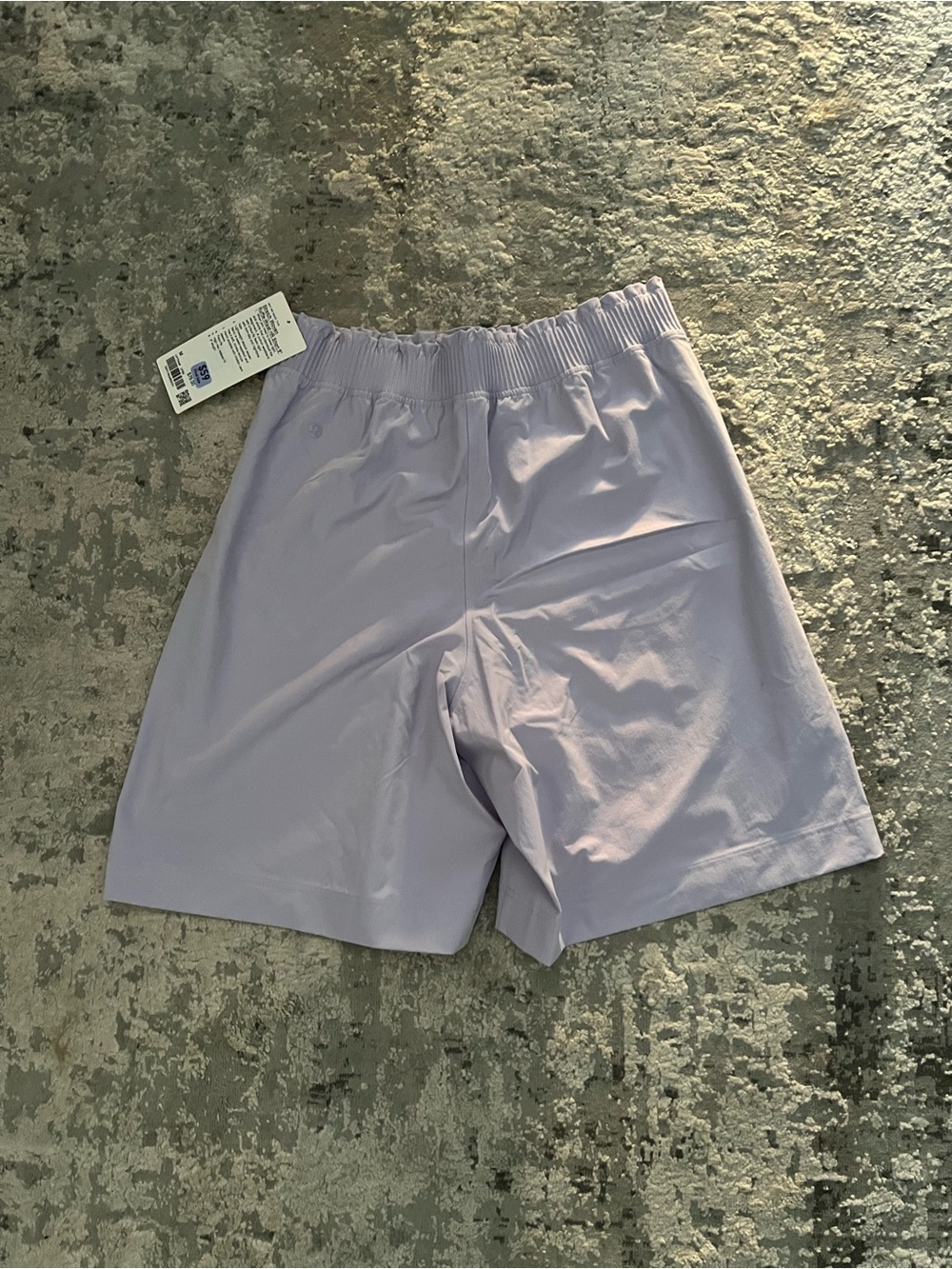 NWT lululemon stretch woven ruffle waist HR shorts 9” size M - Picture 2 of 3